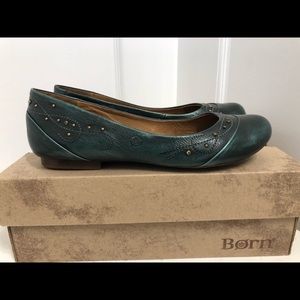NIB Born Green Leather Flats with Brass 9.5